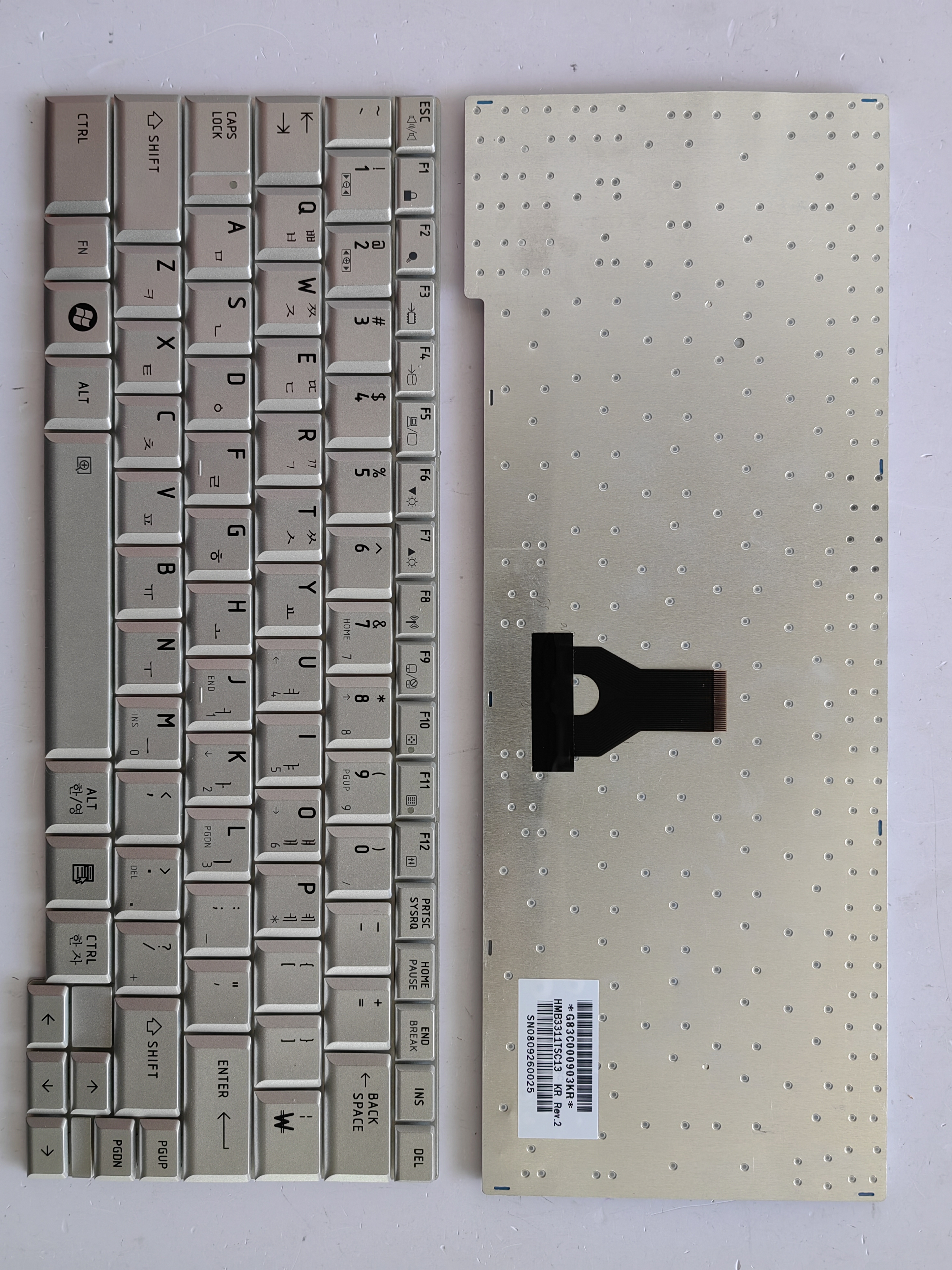 Picture of New Replacement Laptop Keyboard For TOSHIBA R500 SILVER Other Language Layout